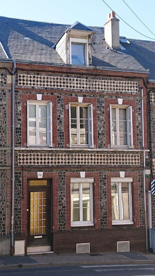 Tout Un 2Eme Etage A 300 Metres De La Mer, Chez L'Habitant ! フェカン エクステリア 写真